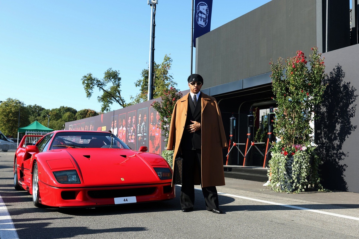 Хэмилтон удивил Монцу редким Ferrari F40 после 30 лет забвения