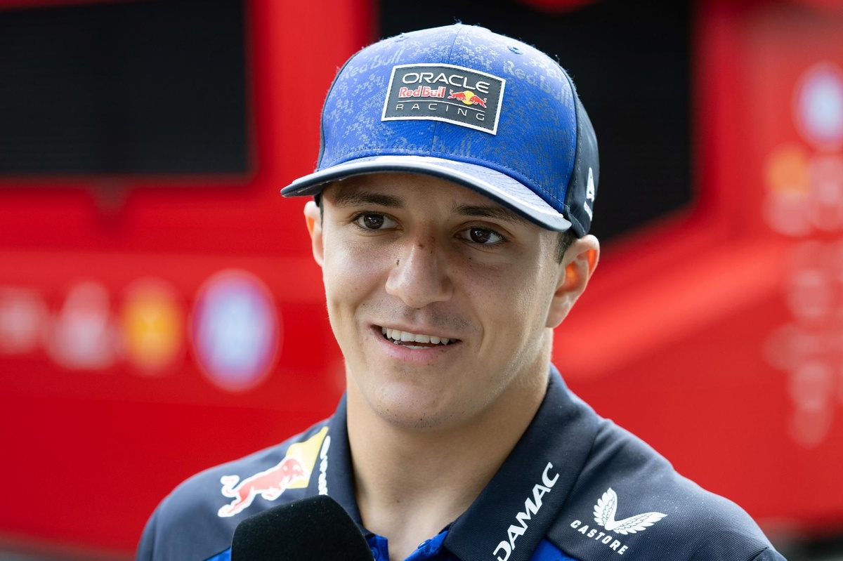 Хаджар спешит вернуть кокпит Red Bull после успеха Лоусона