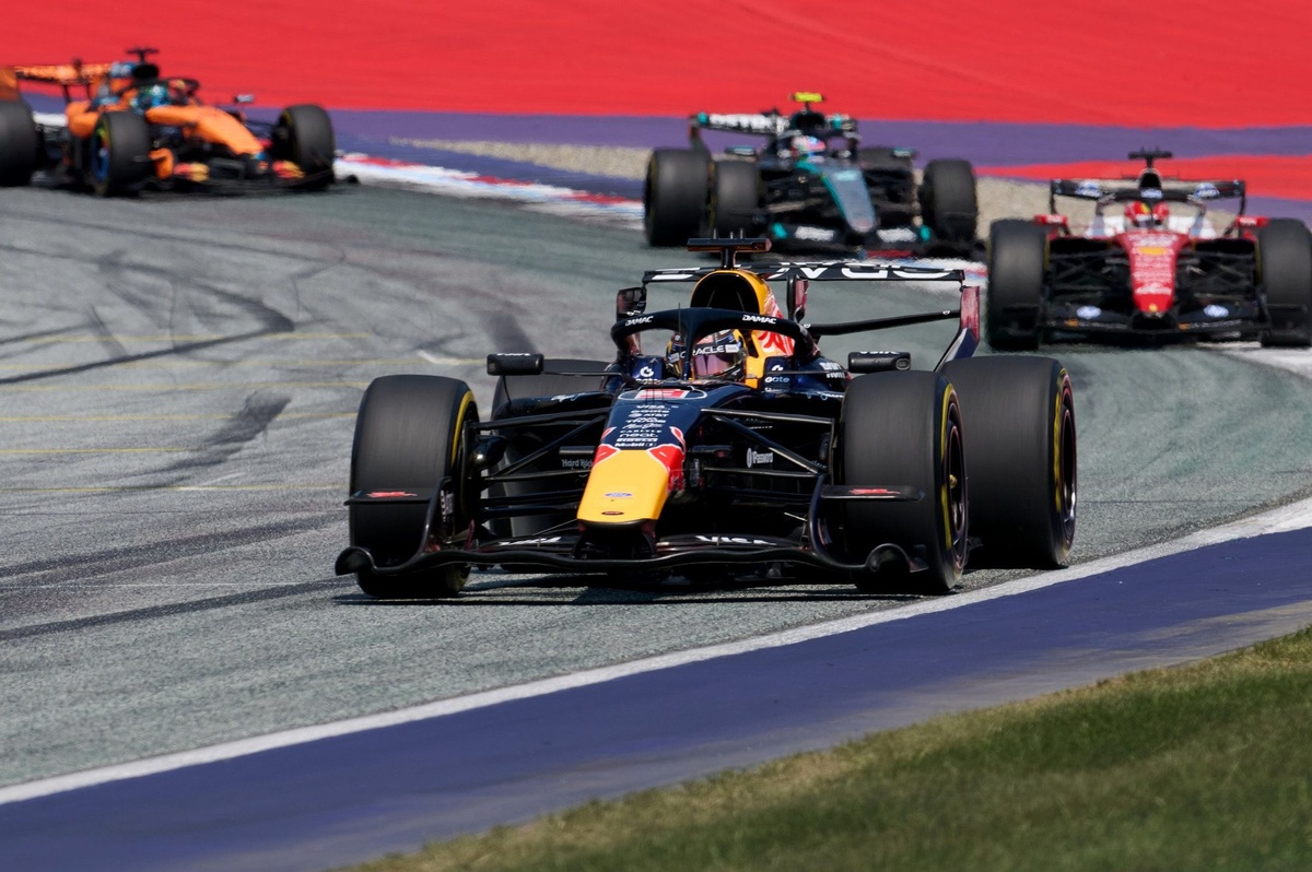 Опасная новинка Red Bull едва не сгубила Ферстаппена