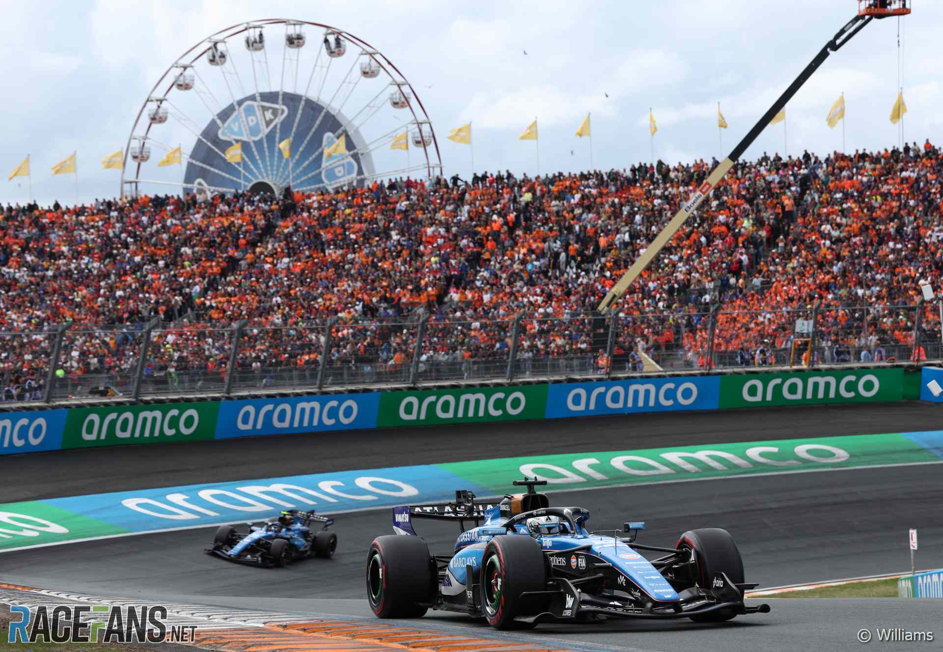 Самоликвидация Williams: Сайнс выбил Албона
