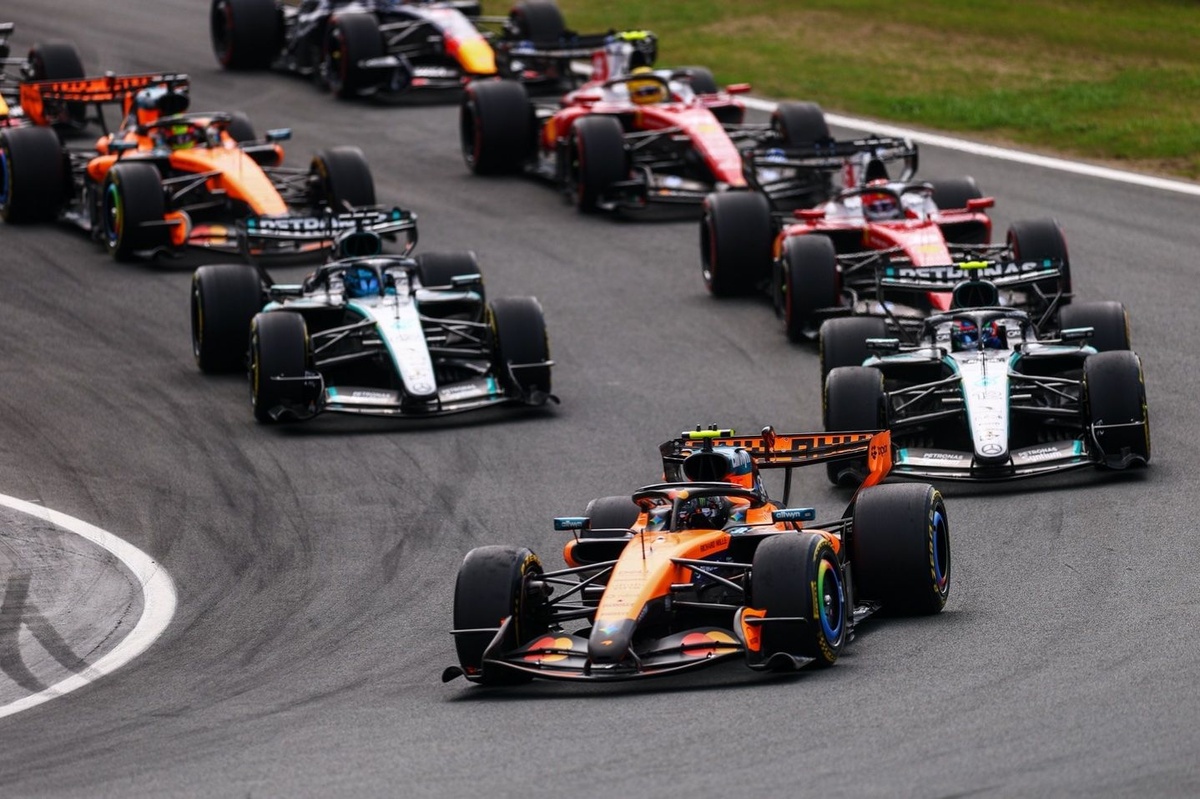 McLaren создал монстра: Норрис смял Антонелли и Хэмилтона
