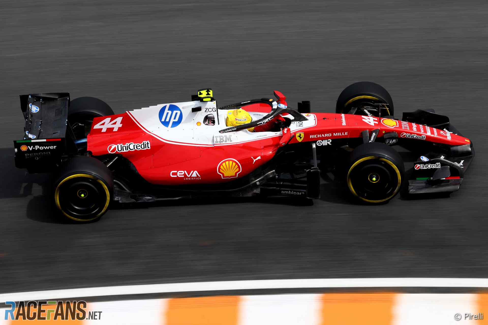 Хэмилтон в восторге от безумного прорыва Ferrari