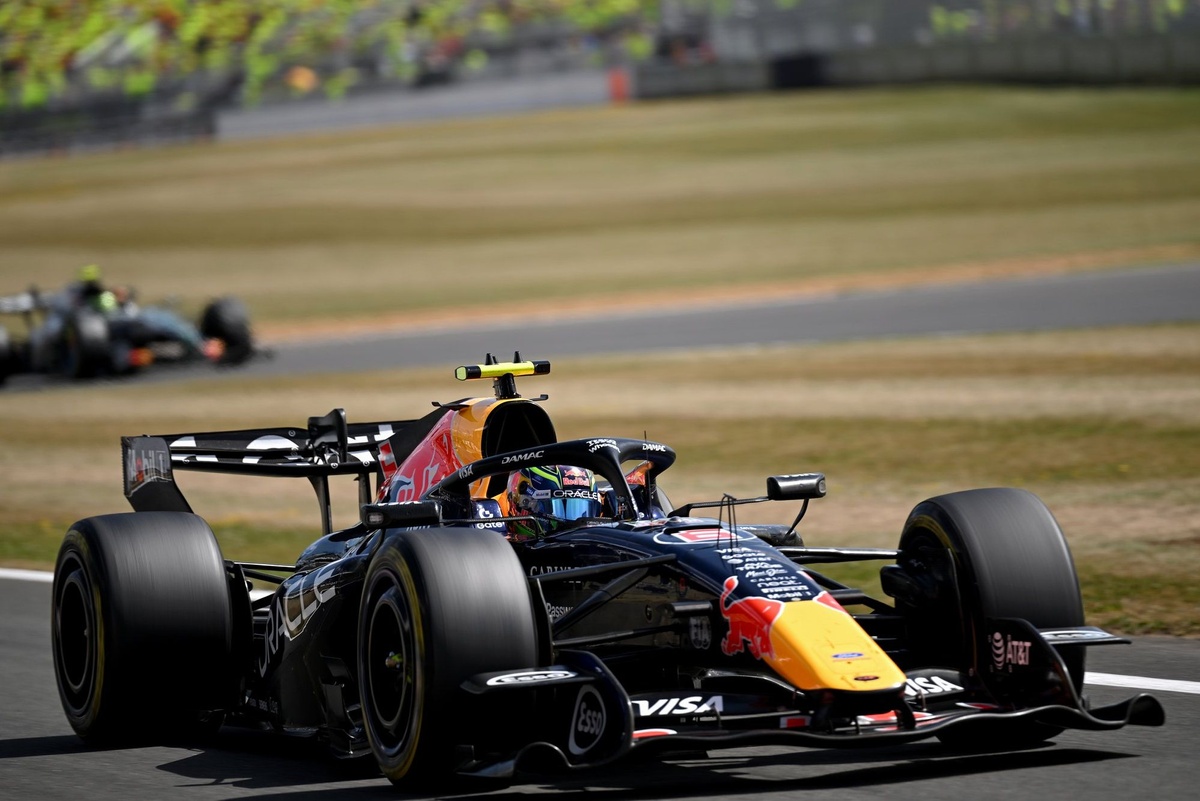 Хаджар впечатлил Бакстона и добавил Red Bull новую головную боль с составом