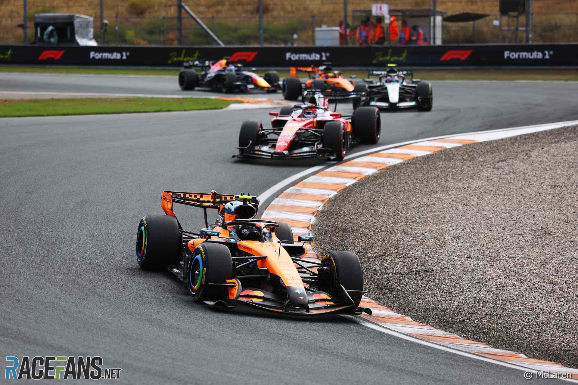 Управлять ей отвратительно»: Норрис о машине McLaren